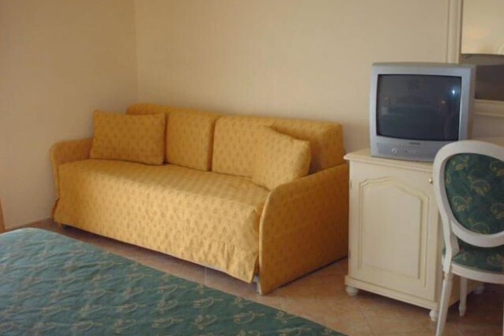 Room 12 of 53