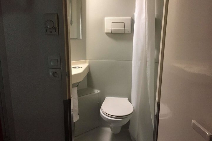Room 31 of 48
