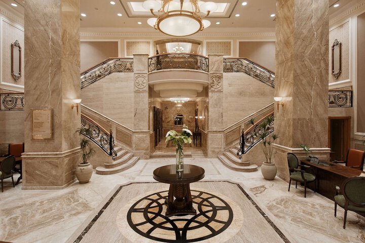 Entrance & Lobby