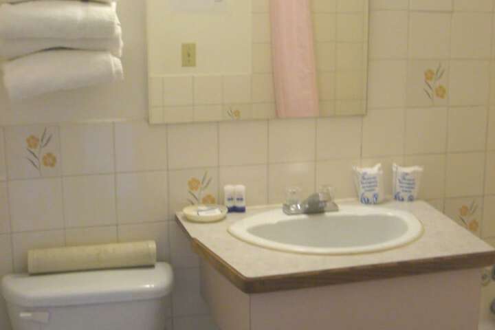 Room 33 of 42