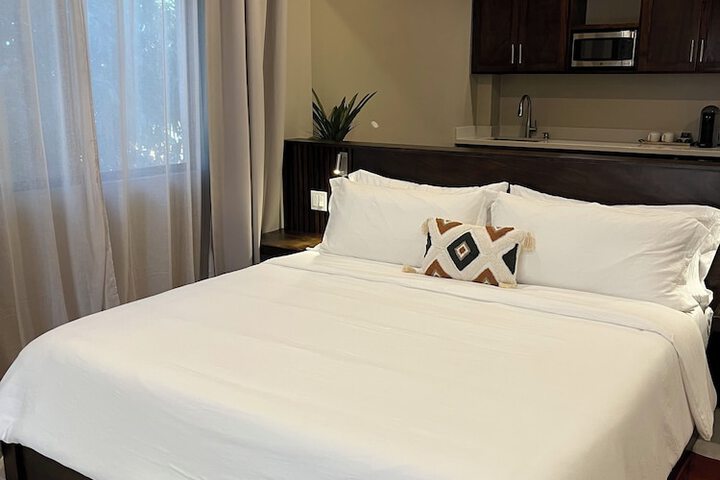 Room 4 of 27