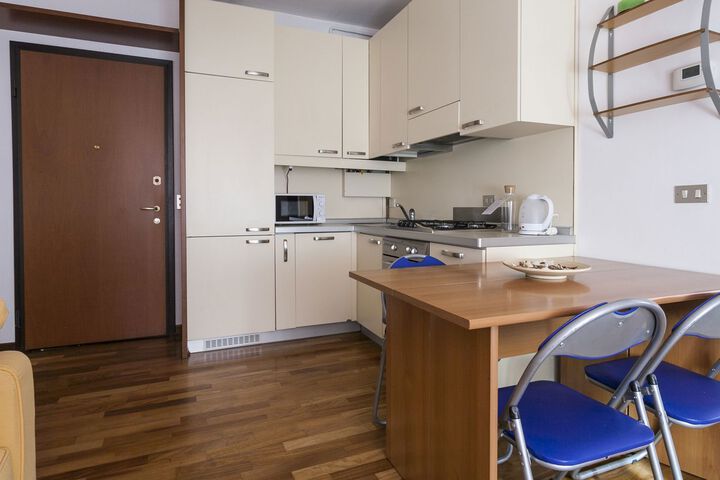 Room 12 of 23