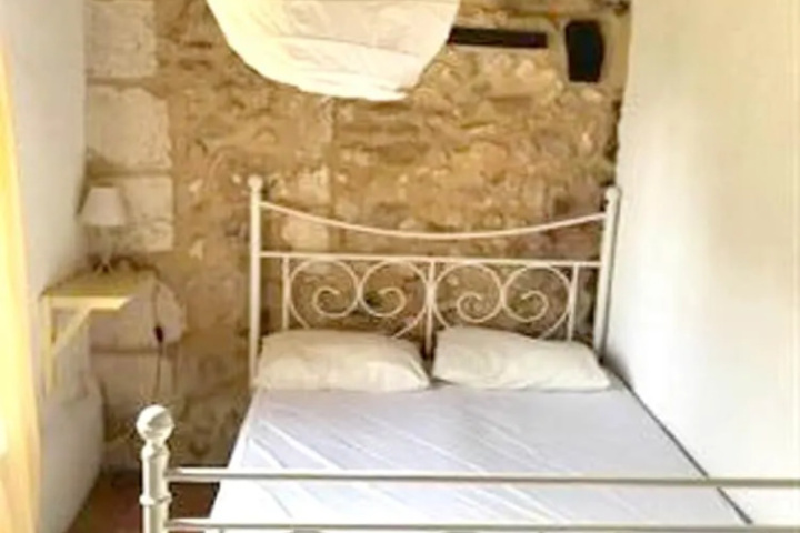 Room 4 of 17