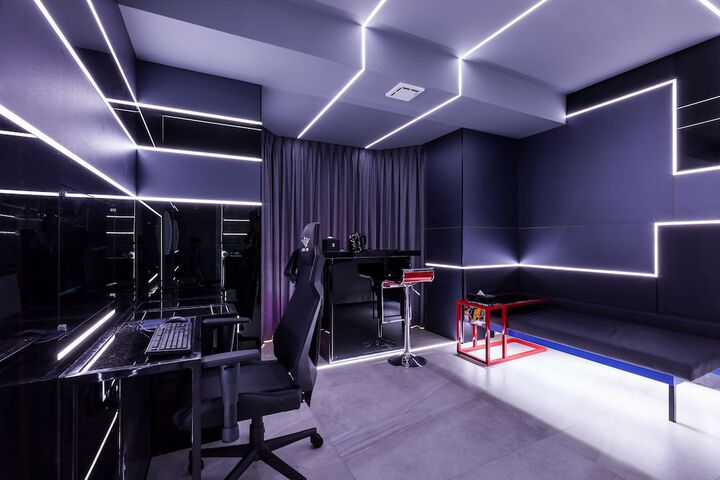 Room 10 of 99