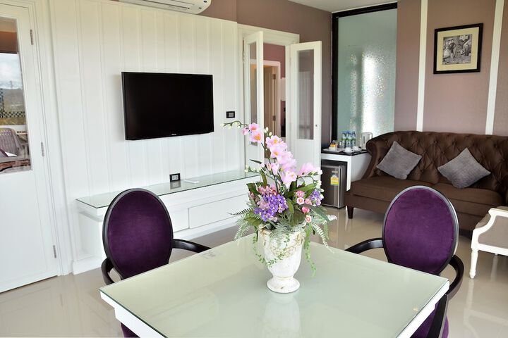 Room 16 of 152
