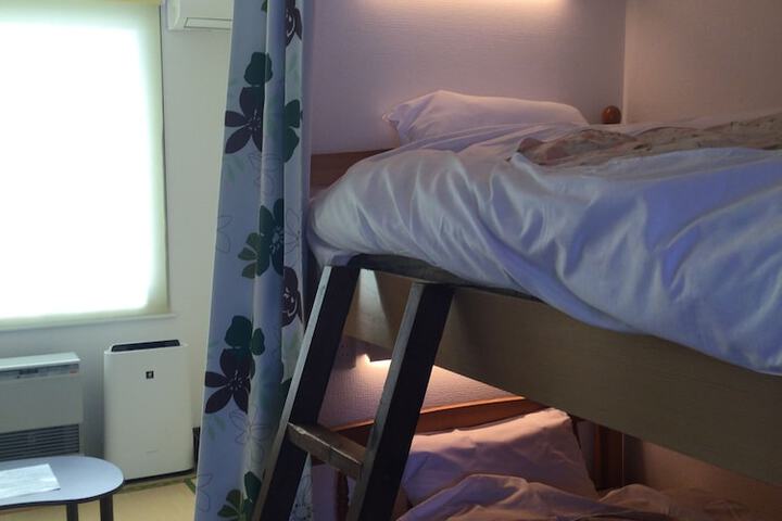 Room 6 of 34