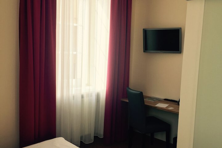 Room 15 of 35