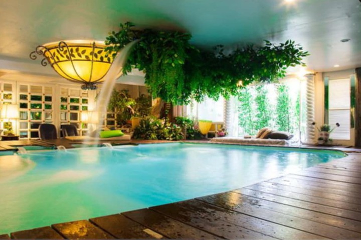 Pool 38 of 70