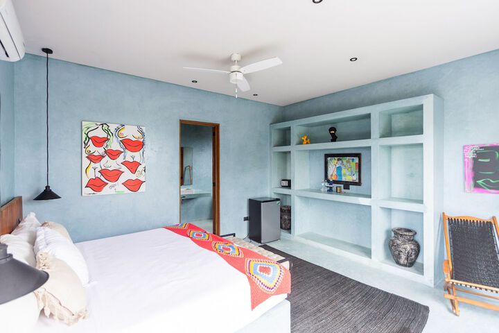 Room 7 of 28
