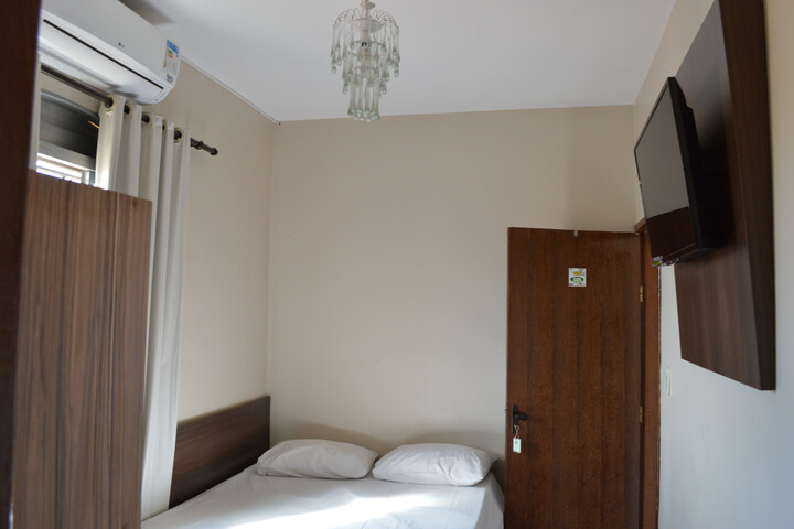 Room 8 of 8
