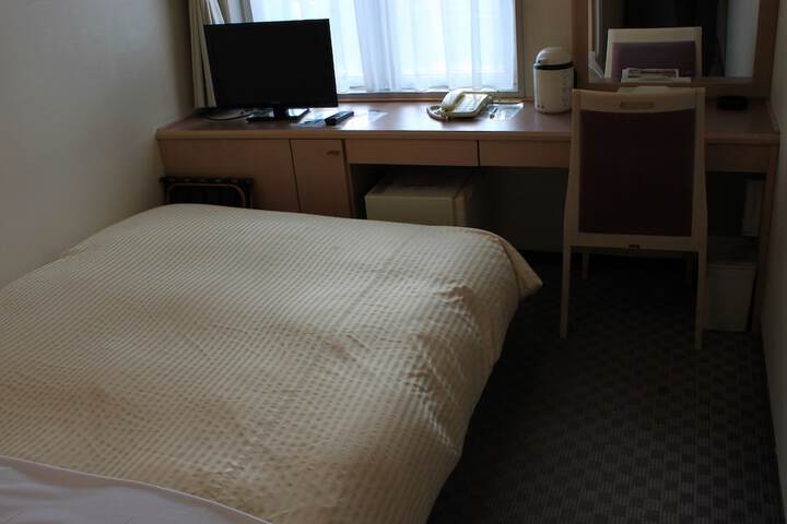 Room 10 of 37