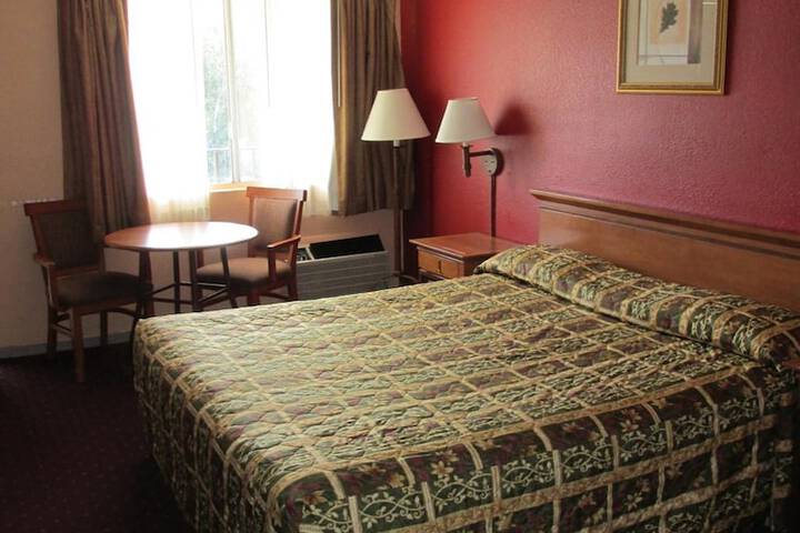 Room 10 of 47