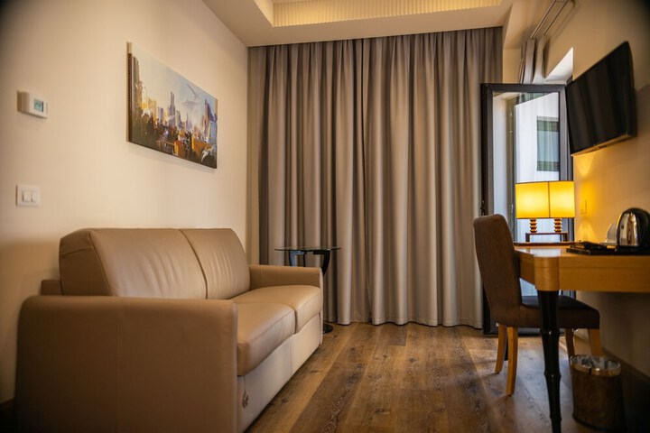 Room 25 of 51