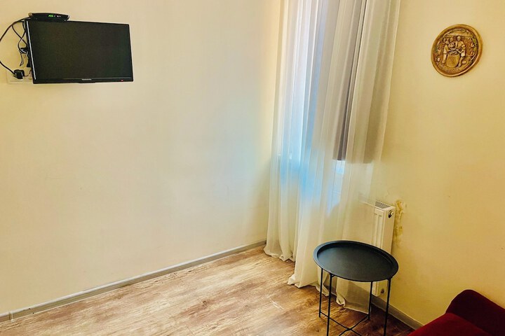 Room 100 of 146