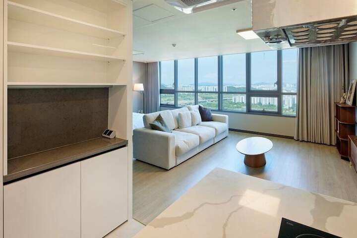 Room 46 of 90