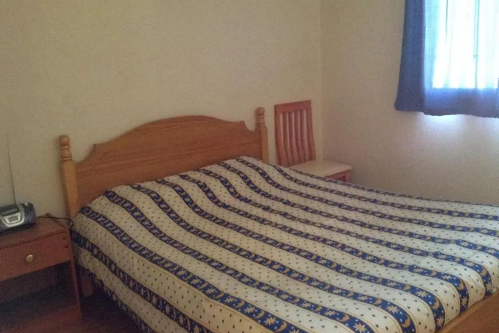Room 4 of 12