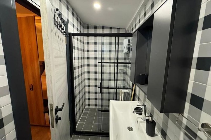 Room 14 of 21