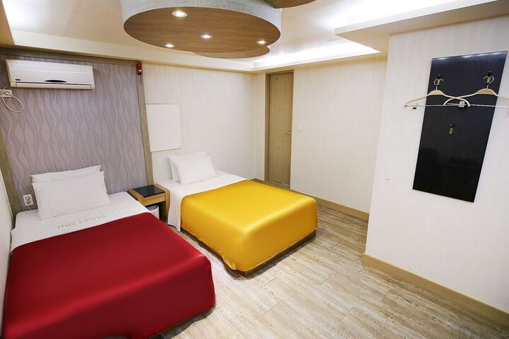 Room 18 of 52