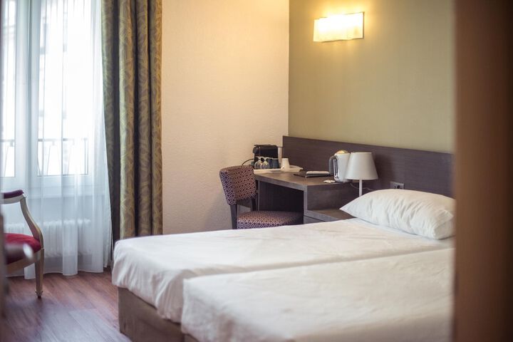 Room 19 of 49