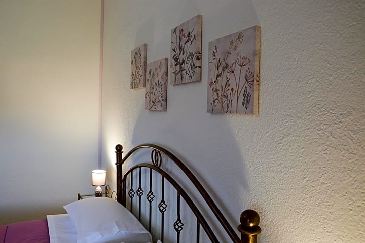 Room 10 of 17