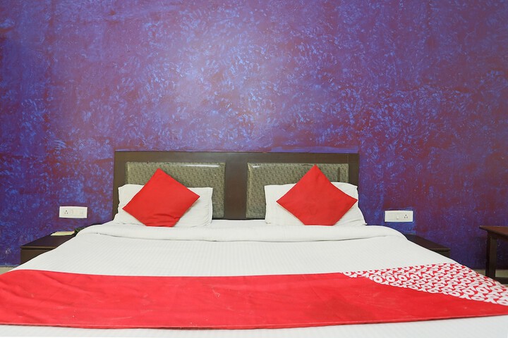 Room 13 of 27