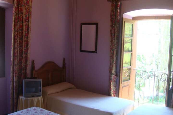 Room 27 of 53