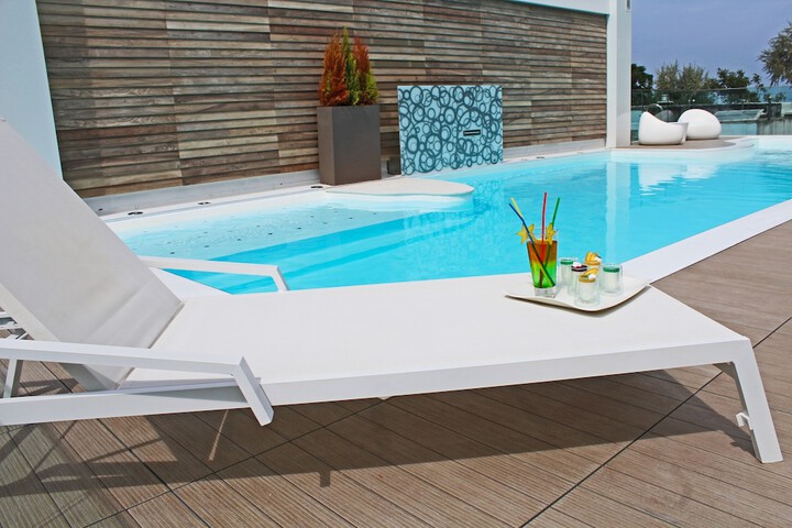 Pool 40 of 49