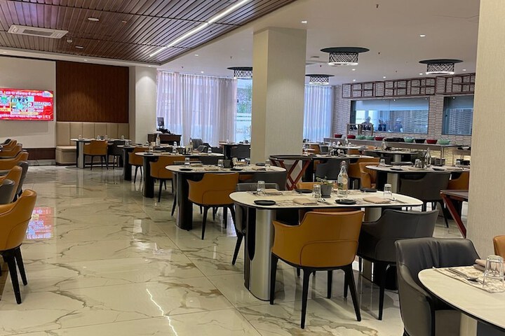 Dining 54 of 87