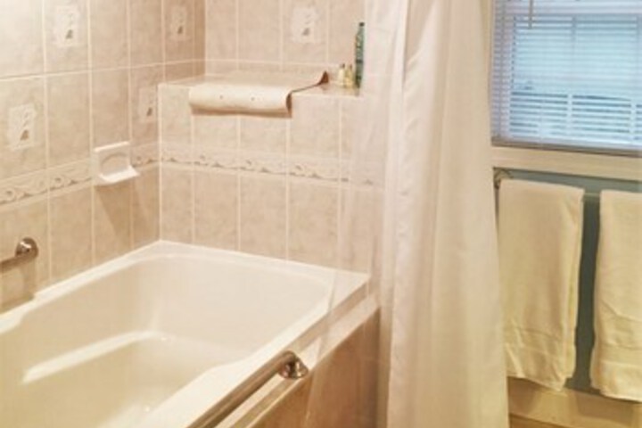 Room 4 of 26