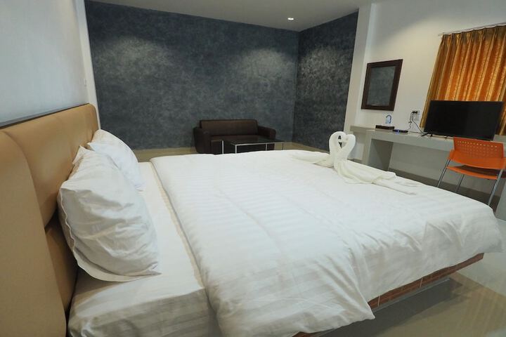 Room 7 of 35
