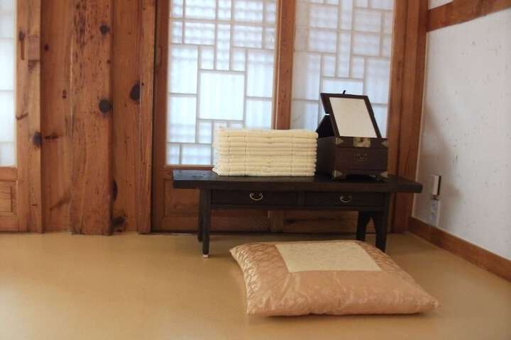 Room 9 of 15