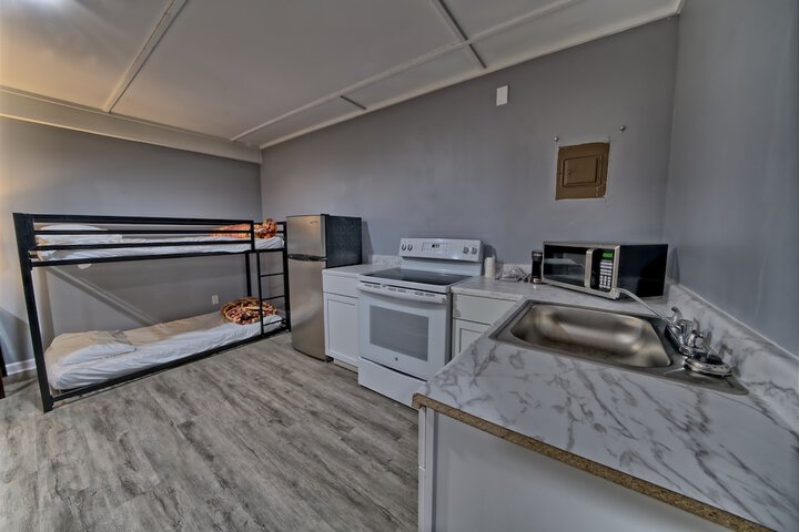 Family Studio 4 Bunk Beds 2 Queen Beds Sofa Kitchenette Accessible (1 of 14)