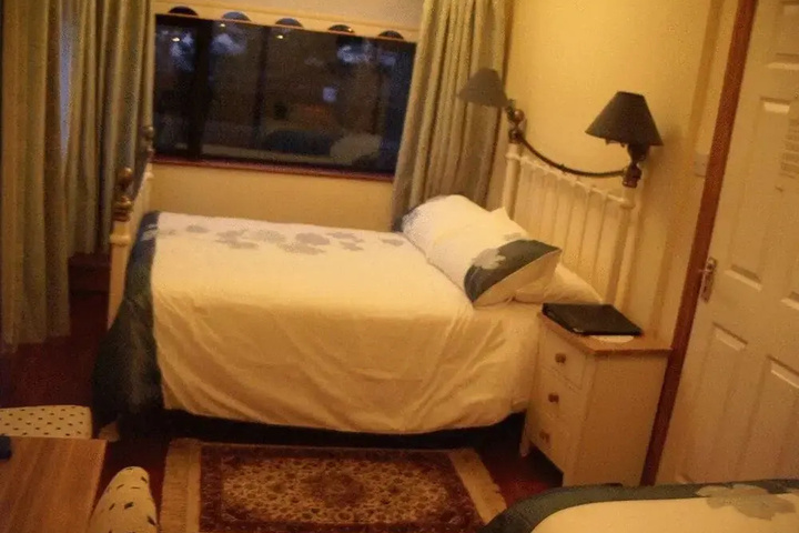 Room 5 of 13