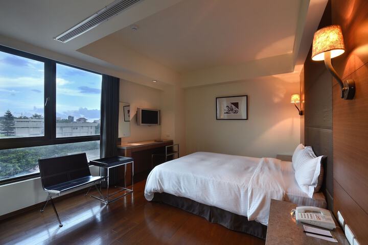 Room 10 of 35