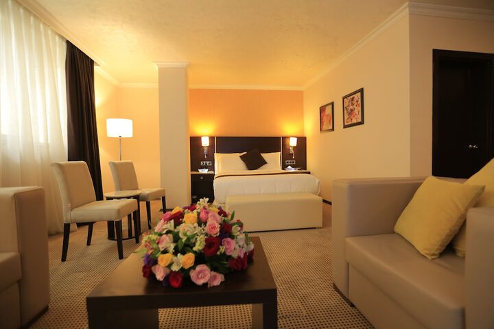Room 12 of 66