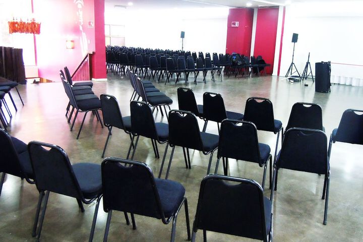 Ballroom/Hall 19 of 33