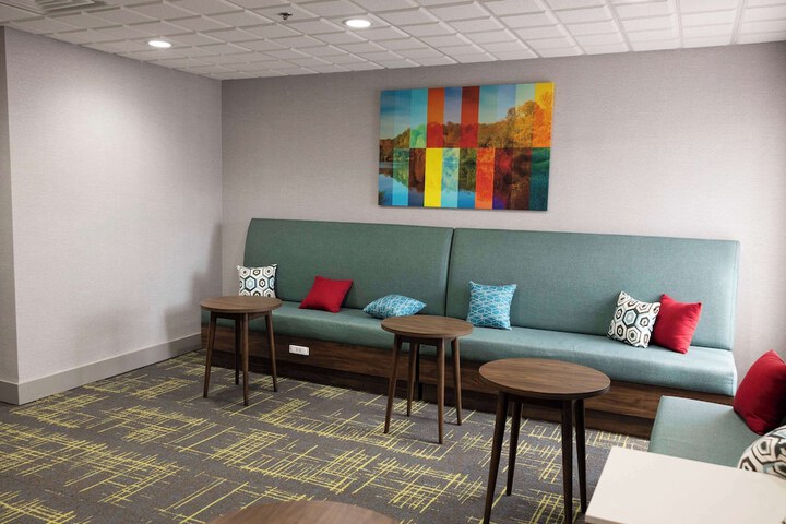 Entrance & Lobby