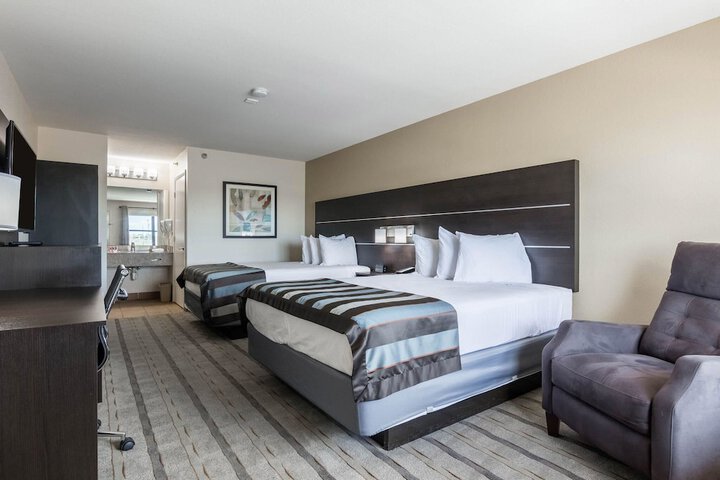 1 King Bed Studio Suite (12 of 15)