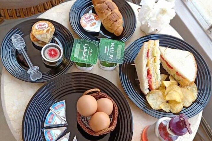 Dining 20 of 27