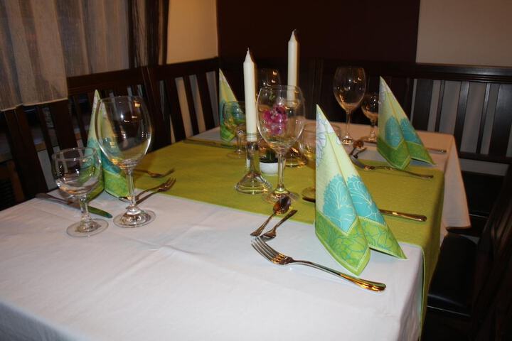 Dining 38 of 52