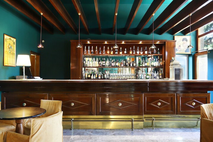 Lounge 60 of 71