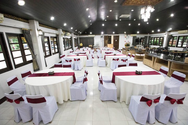 Dining 57 of 72