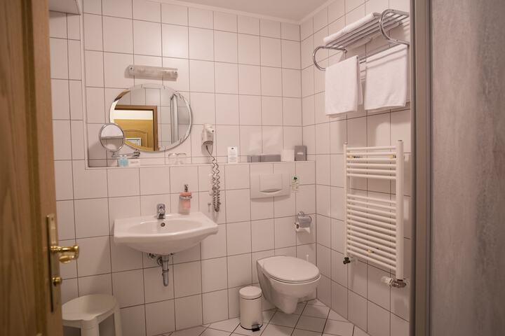 Room 138 of 191