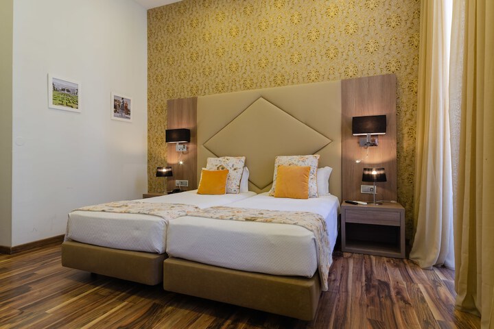 Room 43 of 86