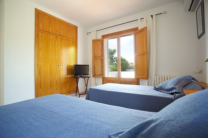 Room 5 of 41