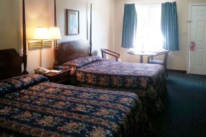 Basic 2 Double Beds (5 of 11)