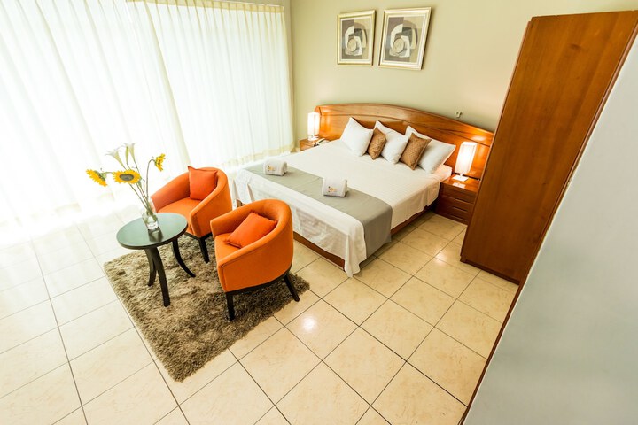 Room 27 of 42