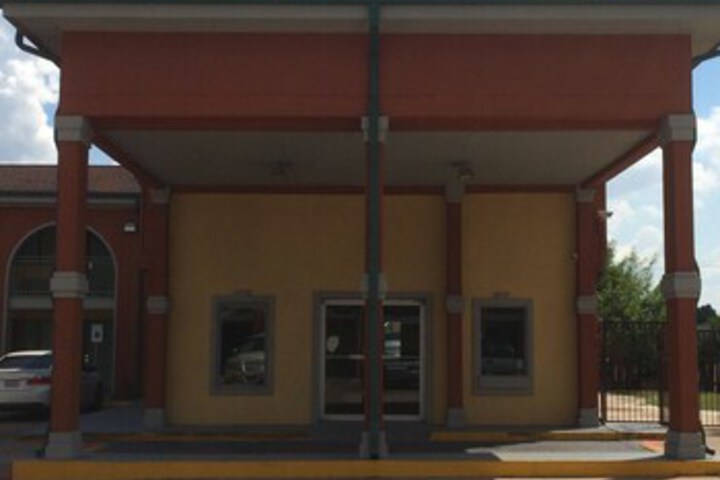 Hotel 8 of 12