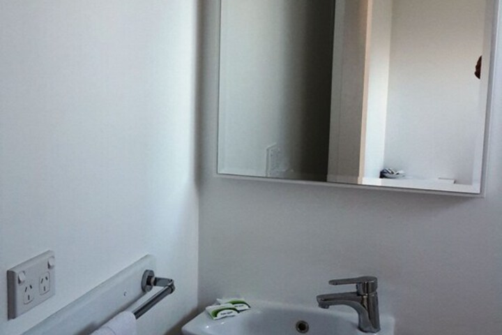 Room 46 of 68