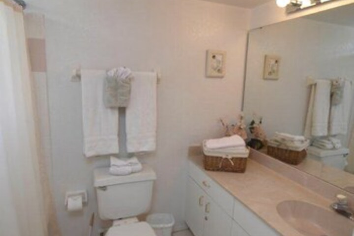 Room 2 of 20